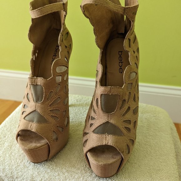 BEBE Suede Net Tan High Heels Sz 6 - Picture 1 of 6